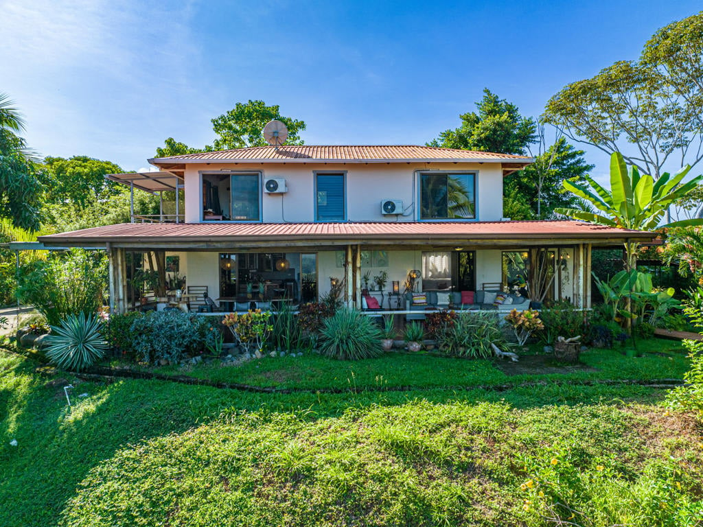 Villa Tres Vistas, a stunning luxury home located on the desirable Calle Perezoso in Ojochal