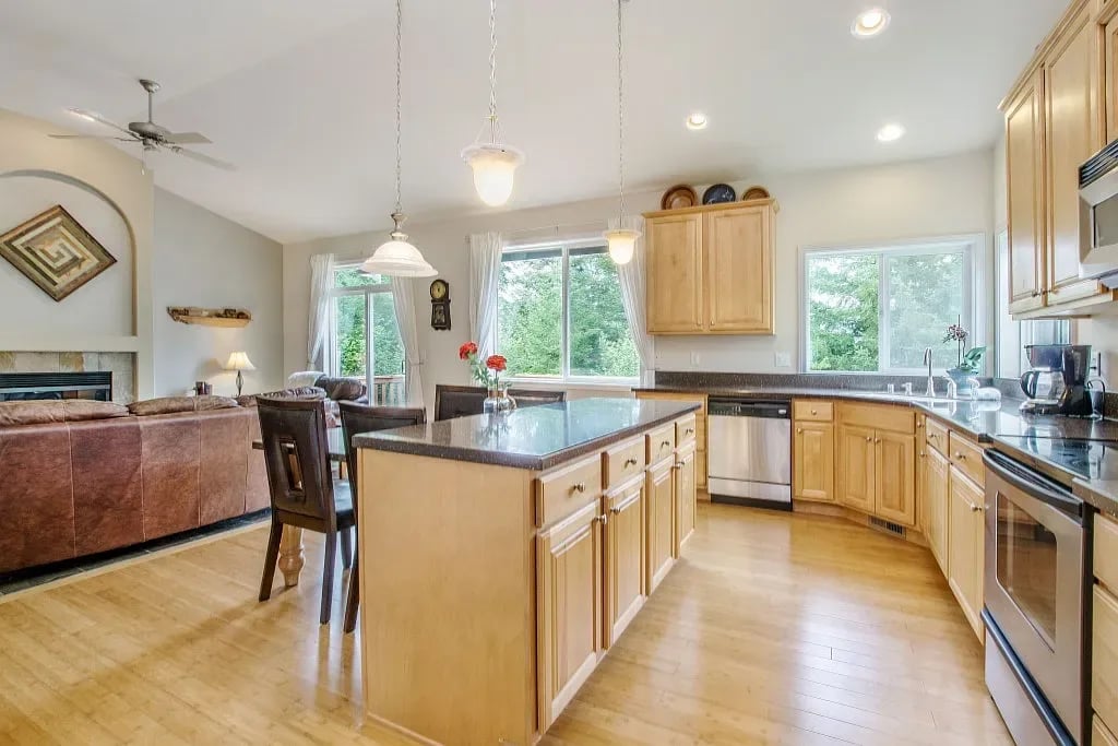20303 197th Ave E
