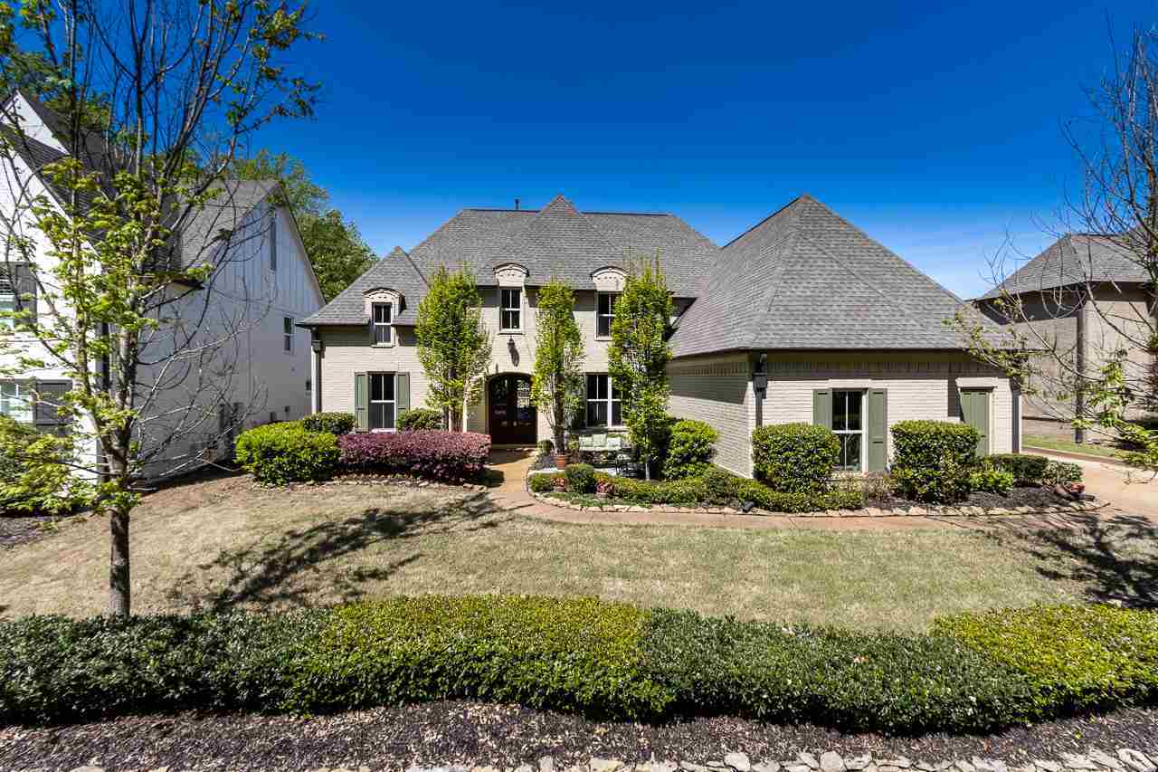 4601 Maple Walk Dr