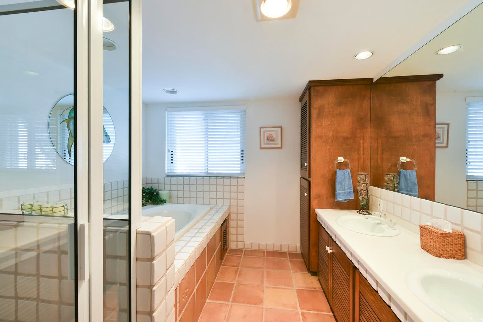  165 Bayview Dr