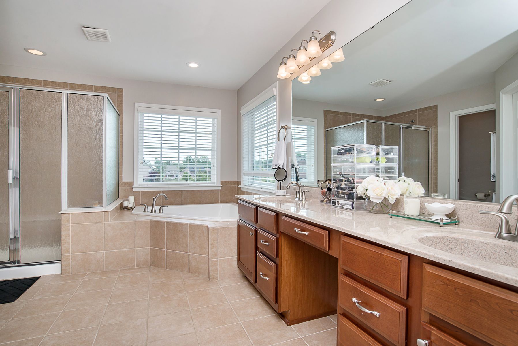 2802 East High Grove Cir