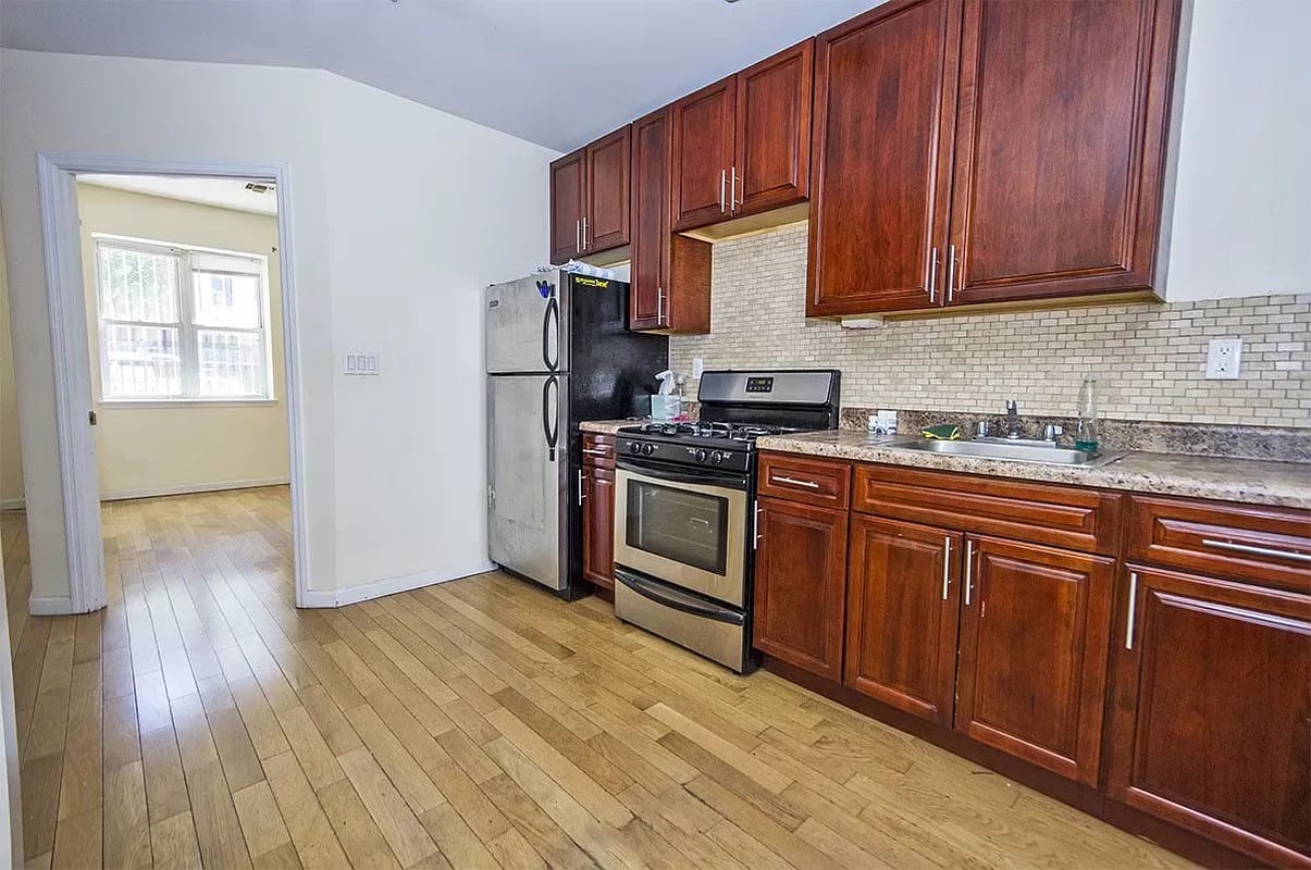 187 Clifton Place Apt: 1A