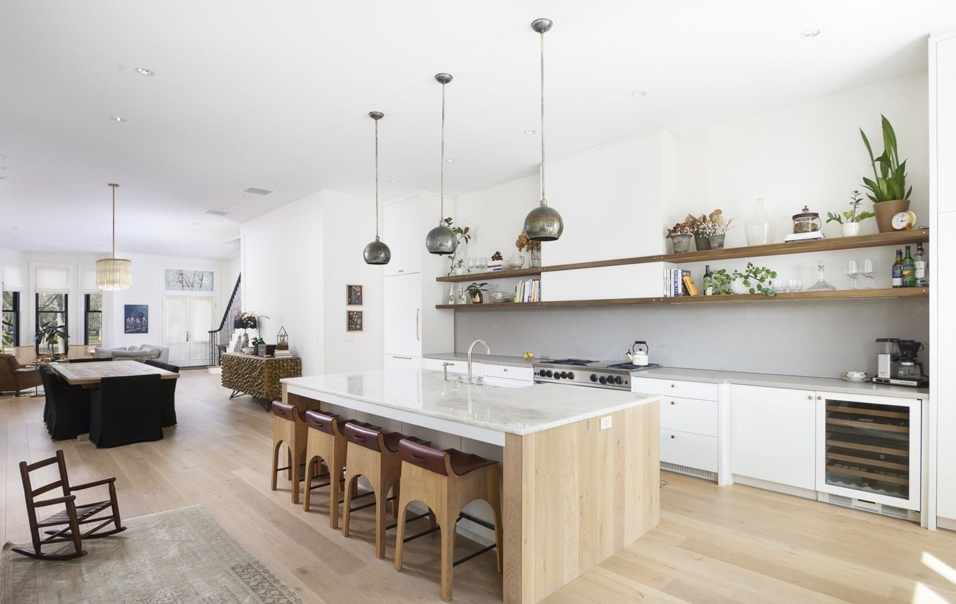 1959 W Schiller St