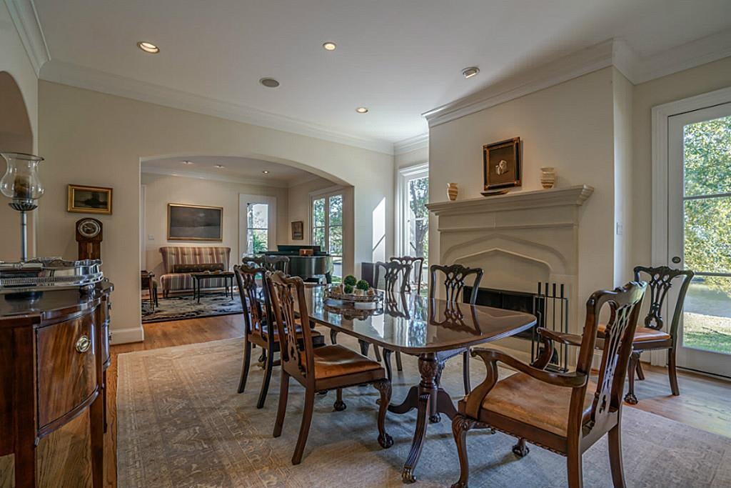 6 Hampton Place