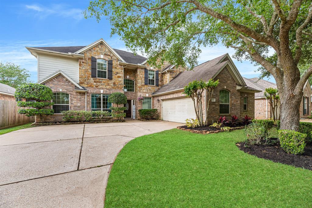 10234 Five Oaks Ln