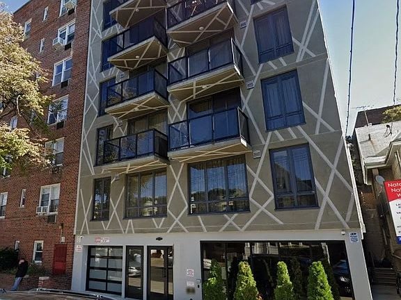 1753 East 12th St. Unit: 6B