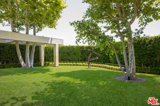 Blissful Manor