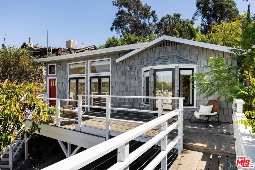 2456 Hidalgo Ave