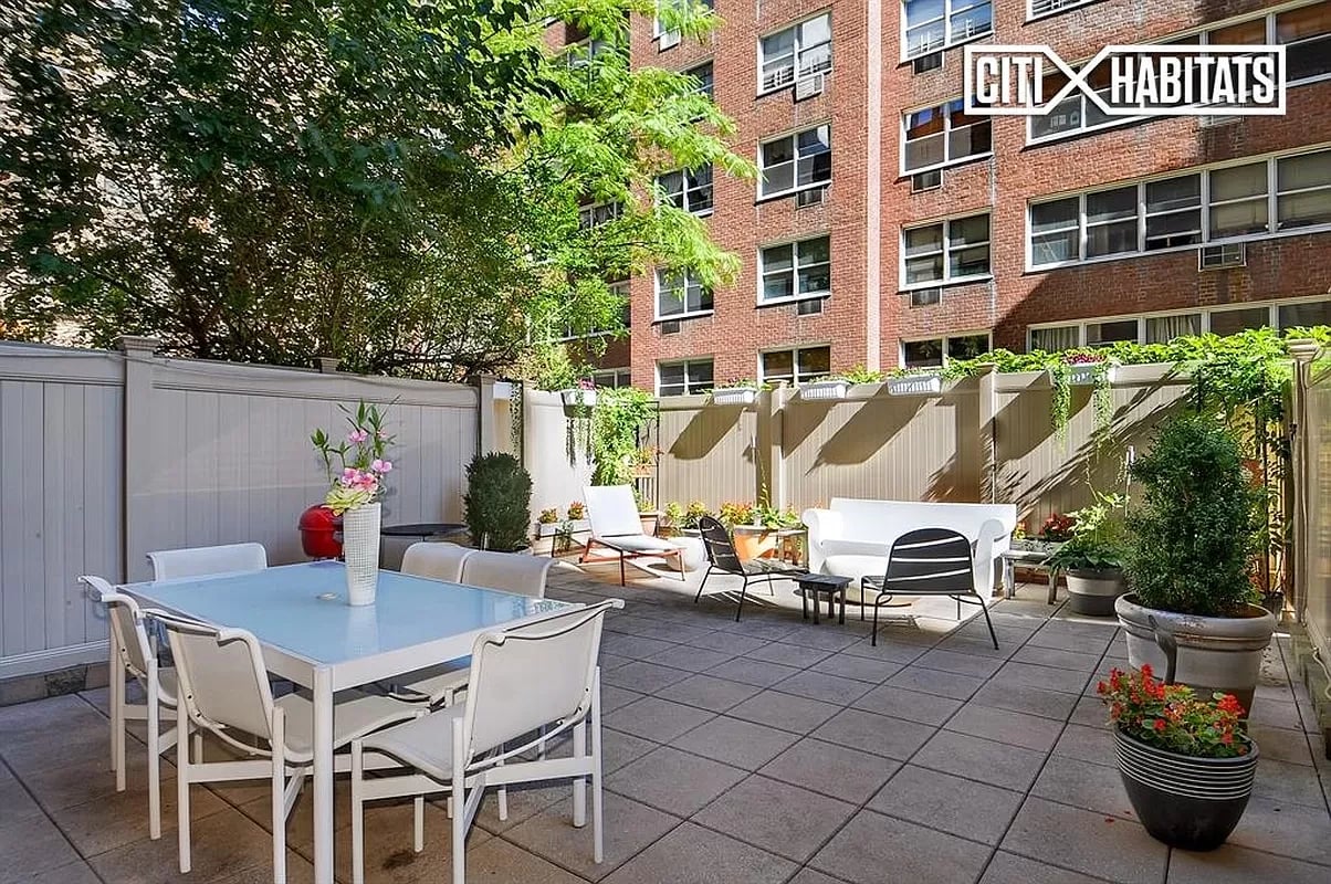 315 East 69th Street Unit: 1L