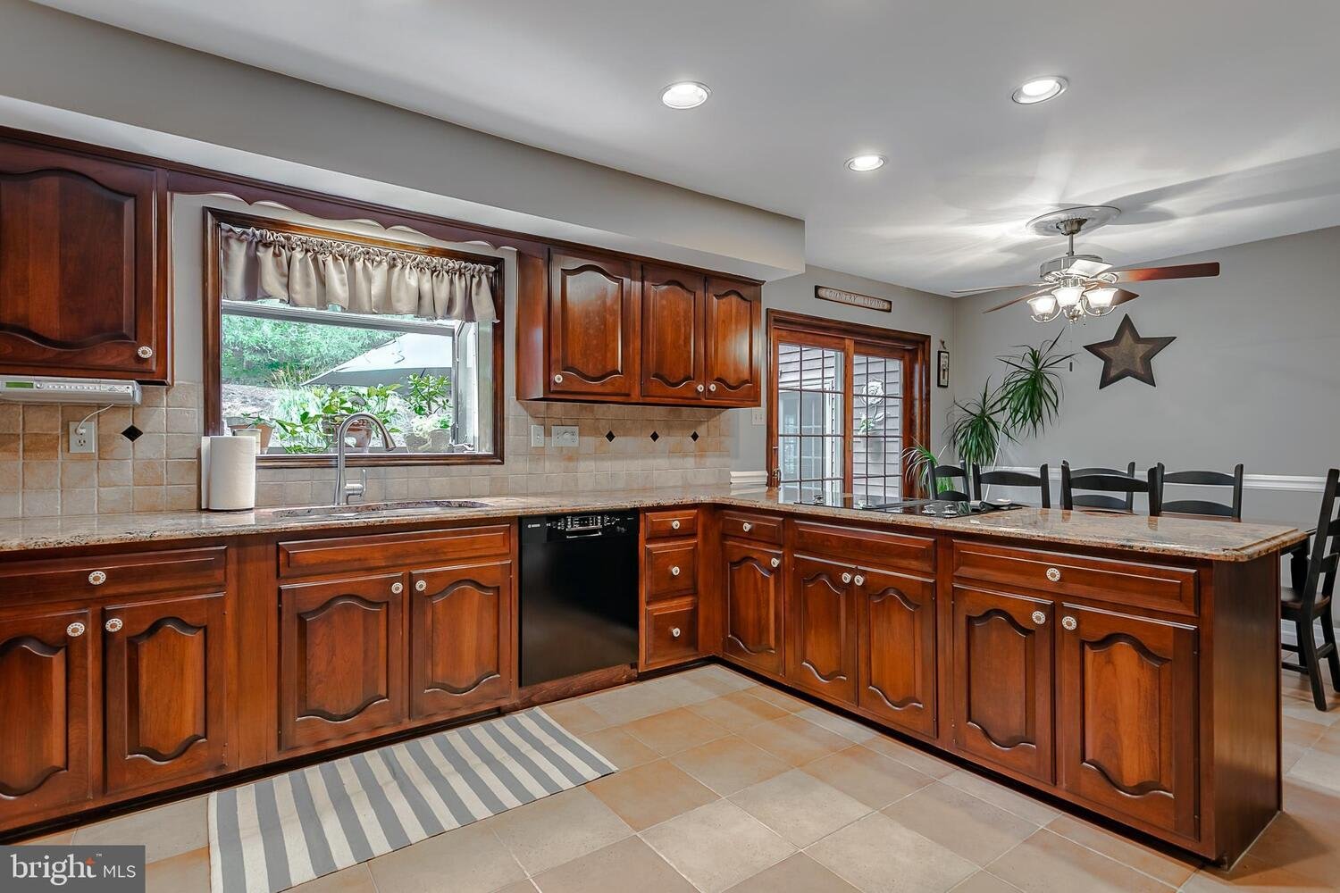 934 Crum Creek Rd