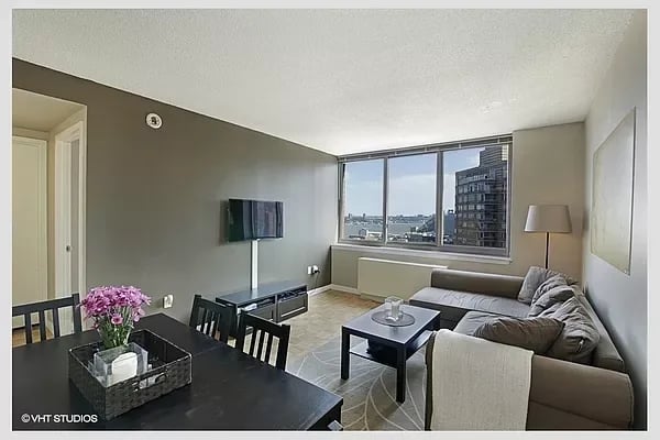 561 Tenth Ave Unit: 38C