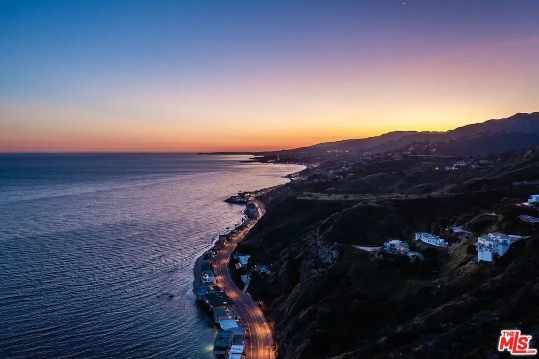 Rustic Malibu Mid Century, Architect Doug Rucker