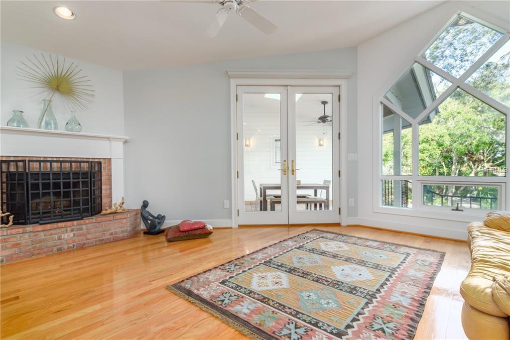 6609 Peacock Rd