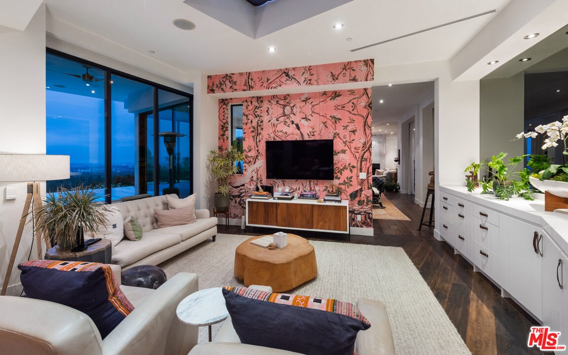 Cascade Opulent