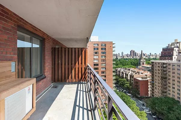 382 Central Park West Unit: 17W