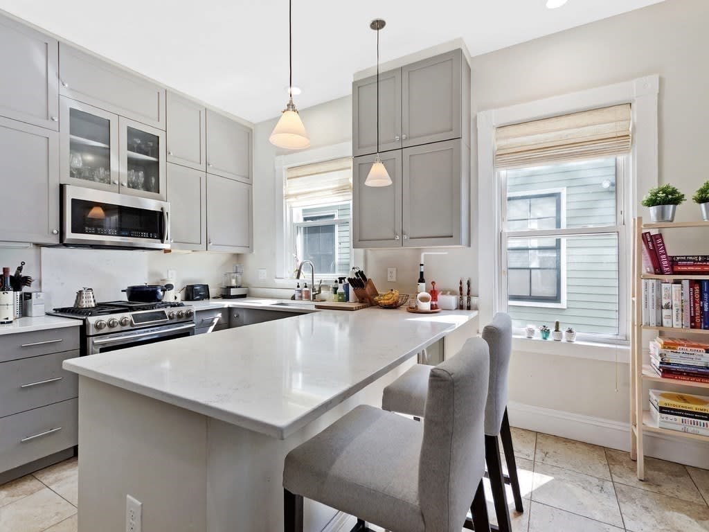 304 Washington Street, Unit 2