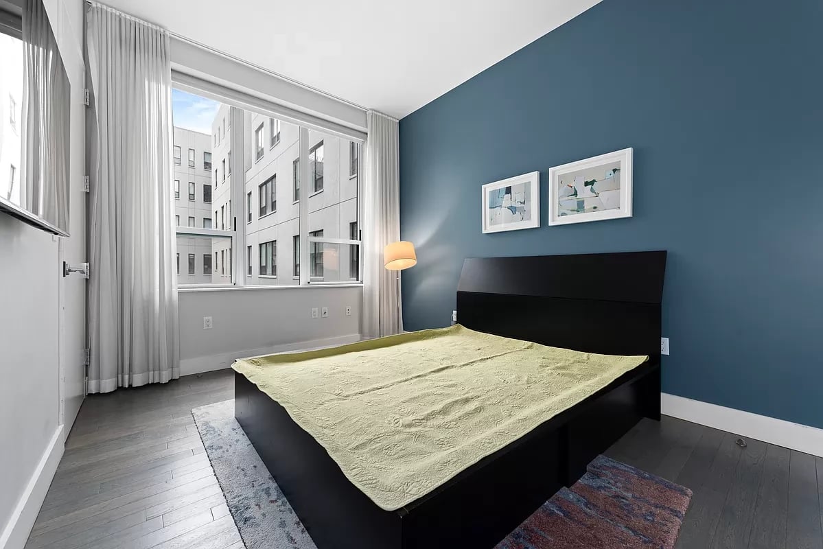 416 West 52nd Street Unit: 404