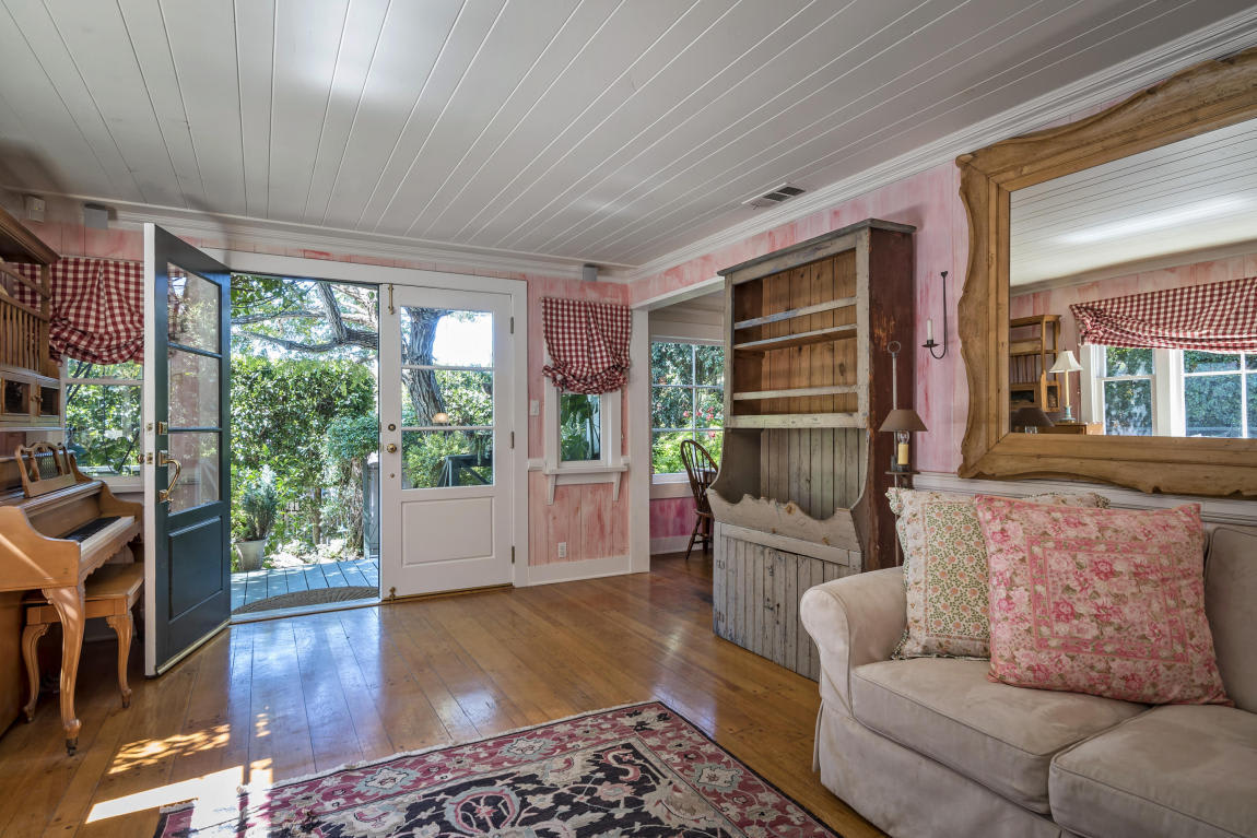 80 Virginia Ln