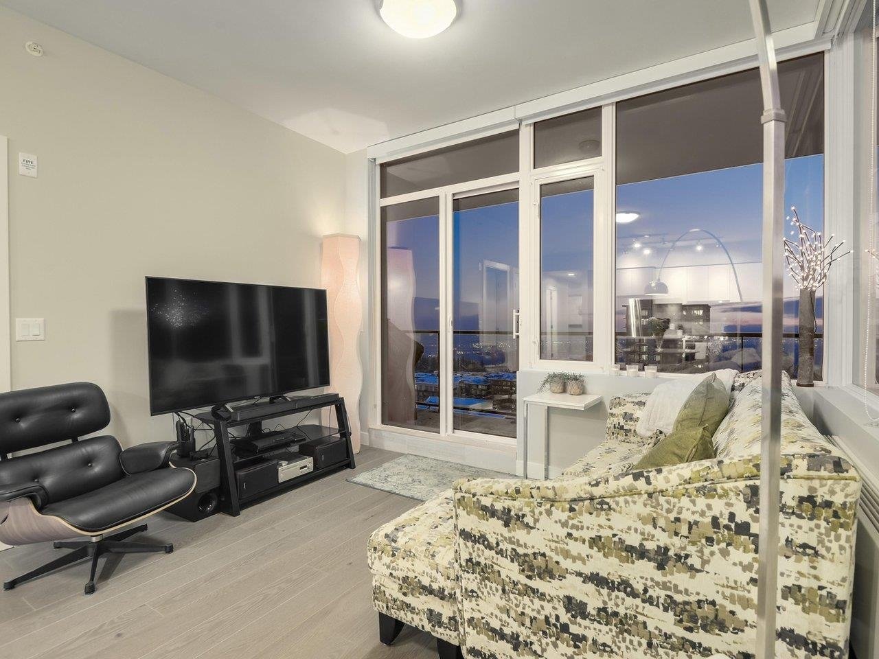 1402-8761 University Cres