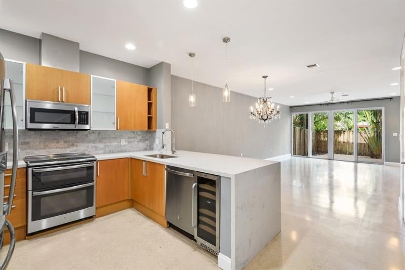 830 NE 19th Ave Unit #830