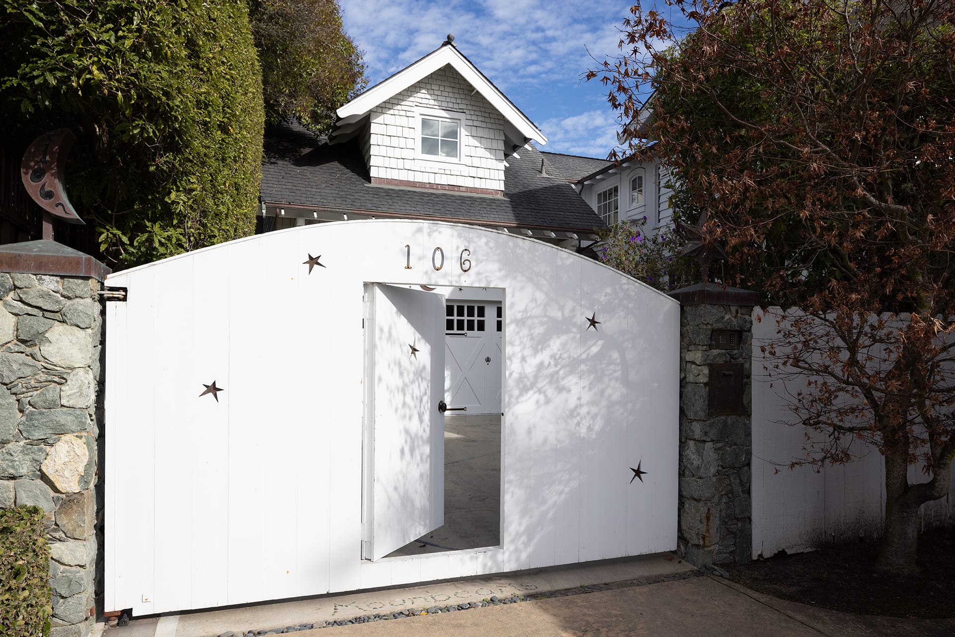 Luxurious Oceanfront Living - 106 Livermore Avenue