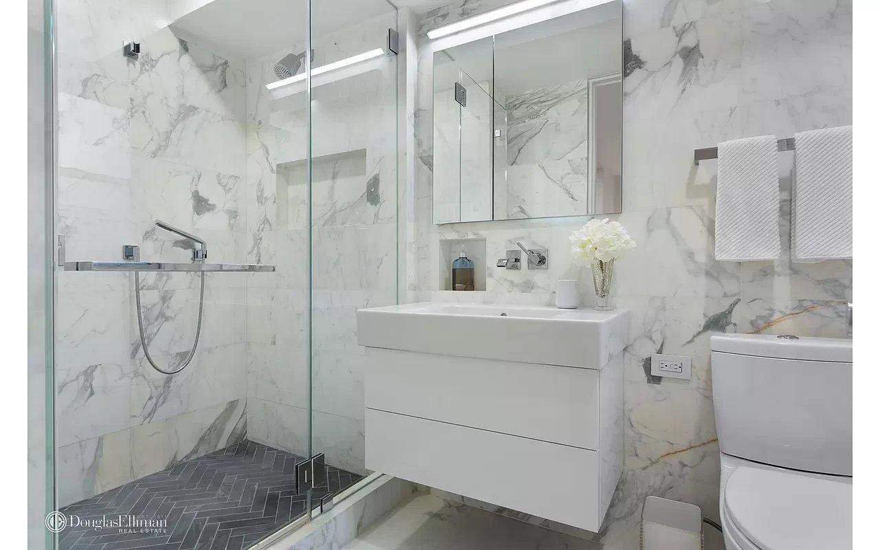 70 East 10th Street, 7A