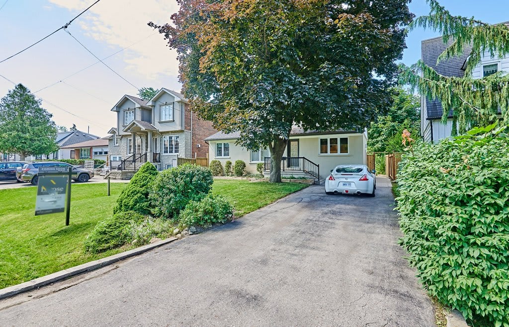 1160 Strathy Ave 