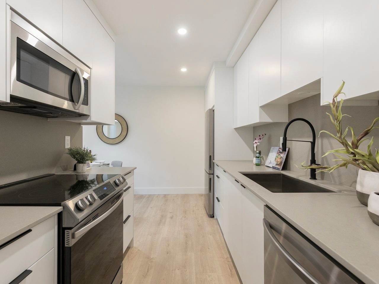 106-1717 W 13th Ave