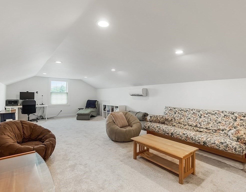 1 Sarah Jane Court