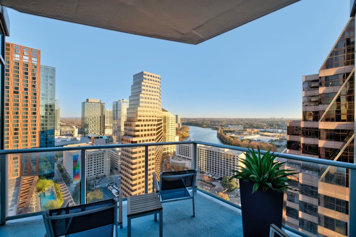 200 Congress Ave, #23F