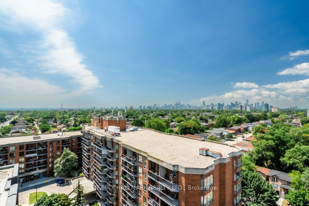 YORKVILLE LUXURY PENTHOUSE 