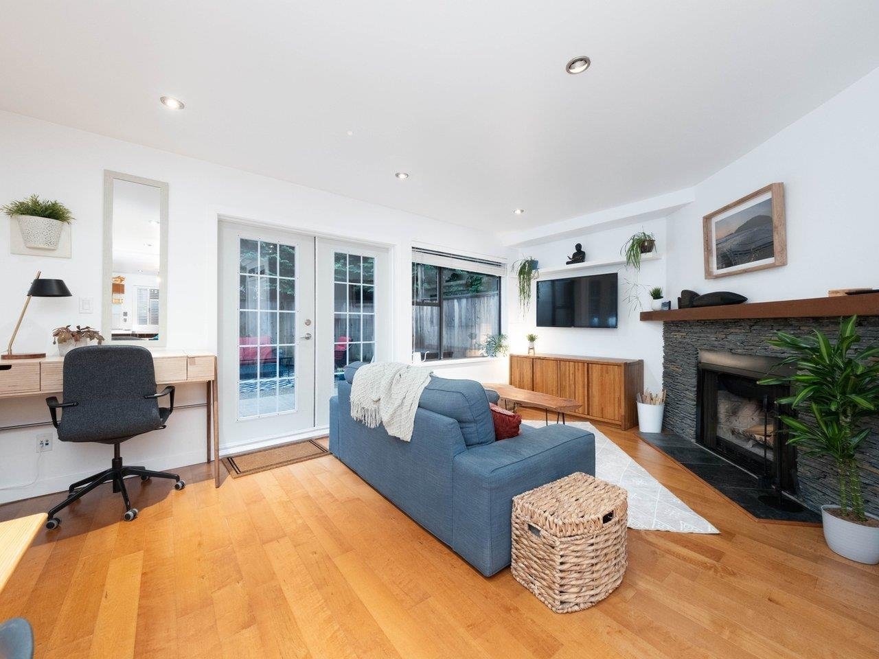 9-2151 Banbury Rd