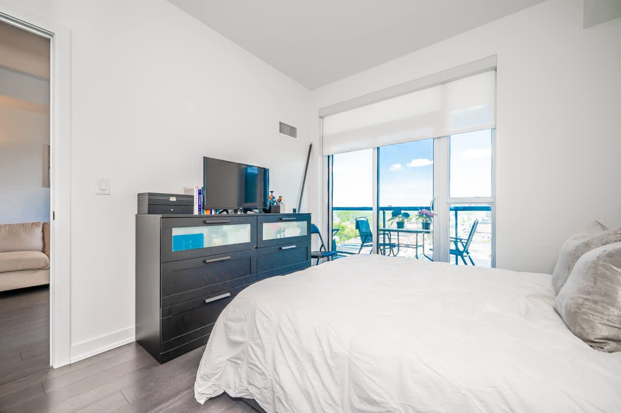 1603 Eglinton Ave W Unit: 716