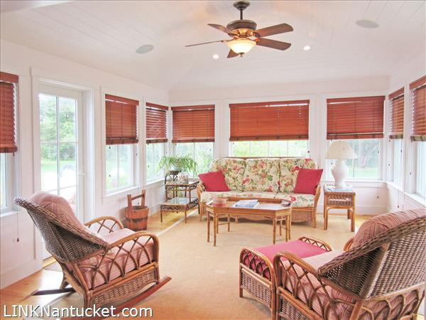 West of Town - 2 Hiawasse Ln