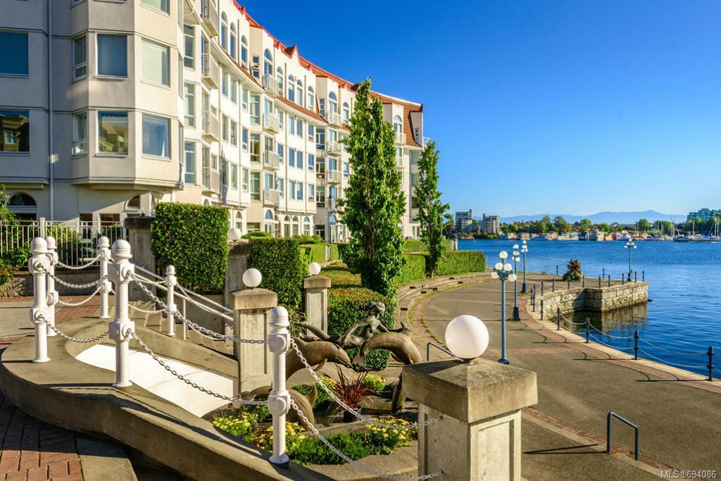 412-10 Paul Kane Pl