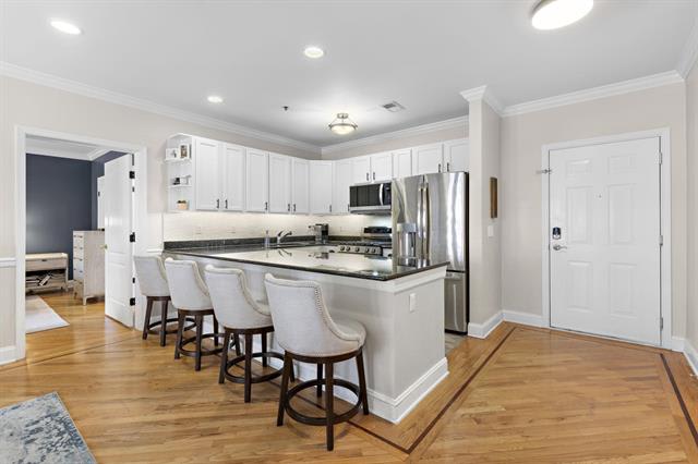 325 Willow Ave #4B