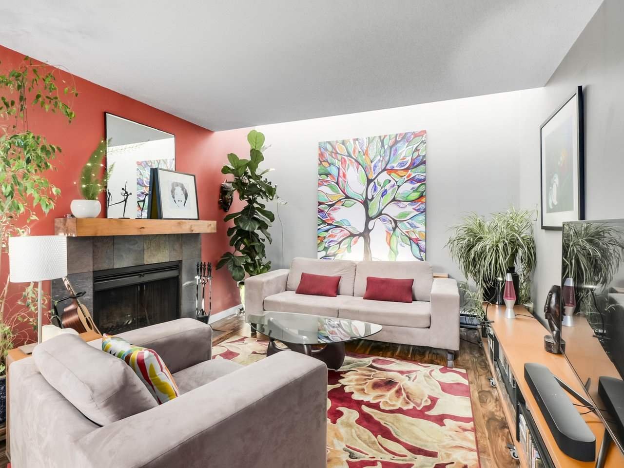 104-1279 Nicola St