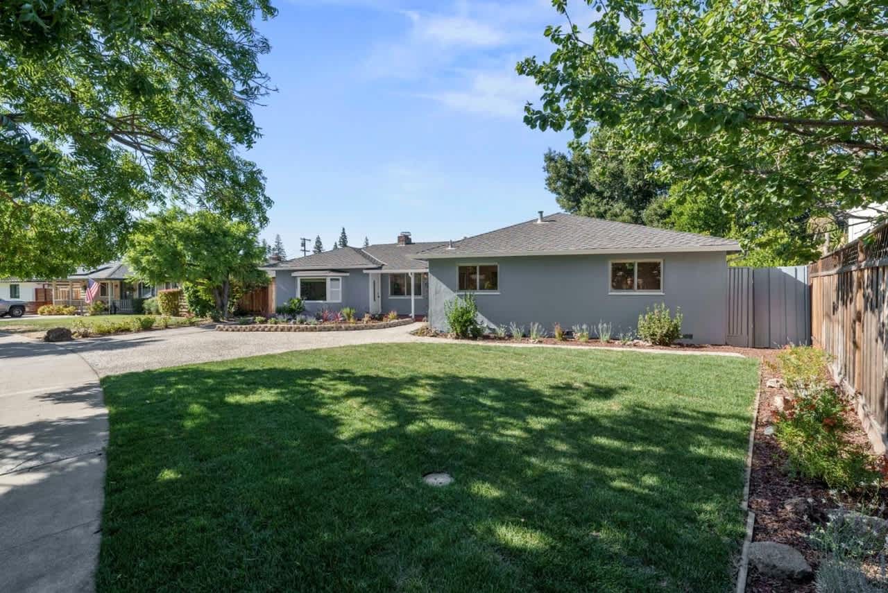 79 Catalpa Ln