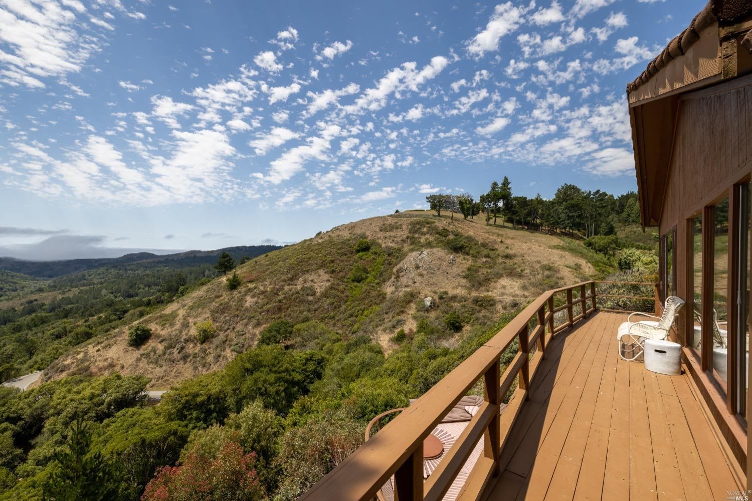 315 Panoramic Highway