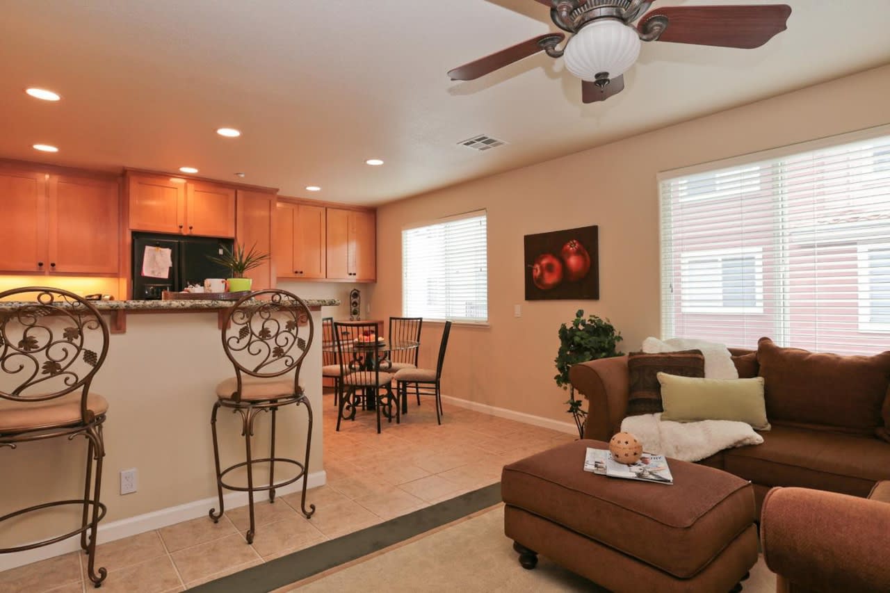 212 Vista Roma Way