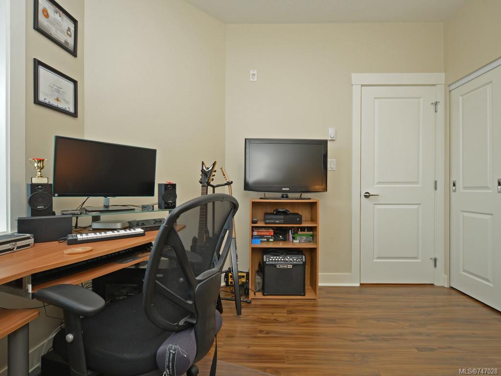 203-662 Goldstream Ave, Langford