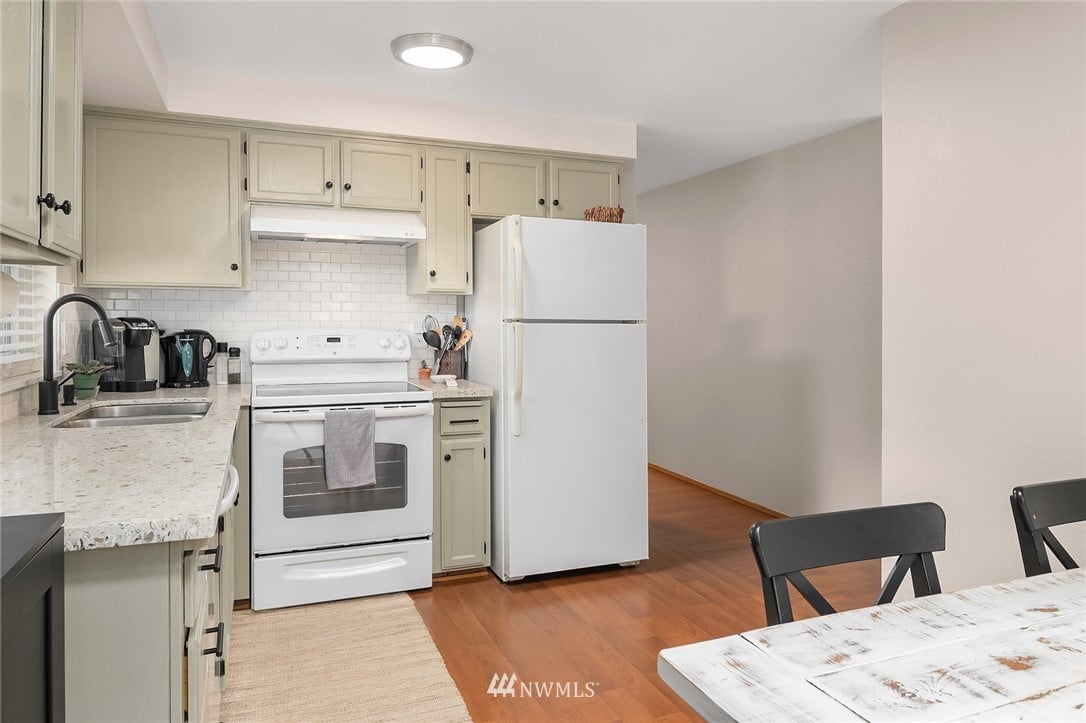 3 75th St