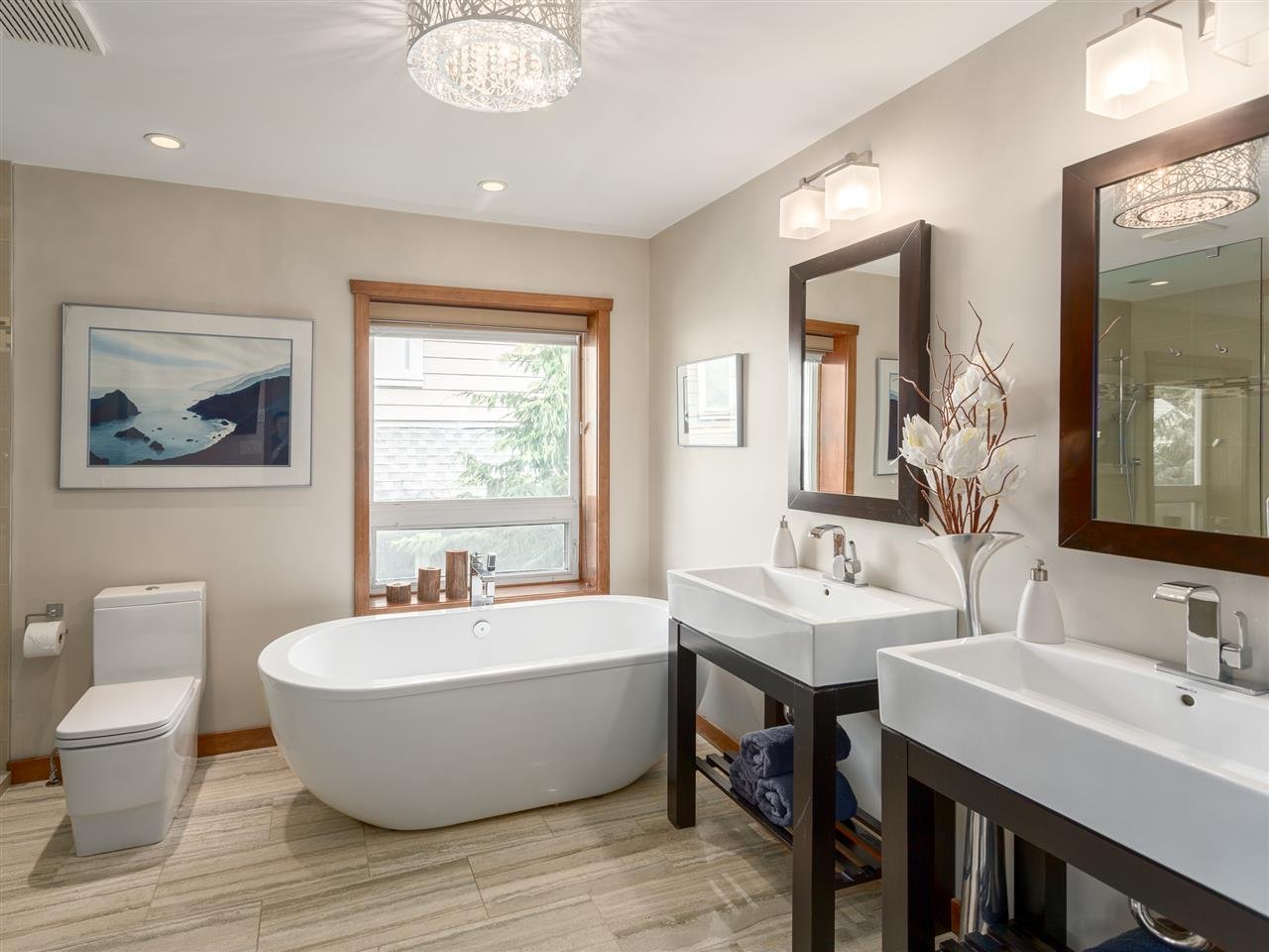 1007 Tobermory Wy