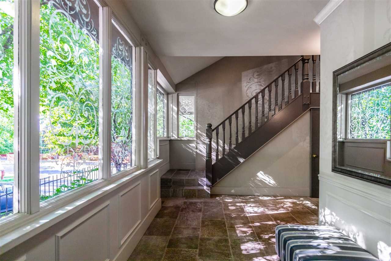 11-1620 Balsam St