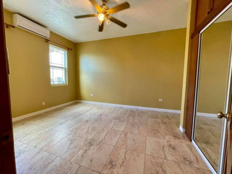 221 Brady Ghut 2 Bedroom Apartment