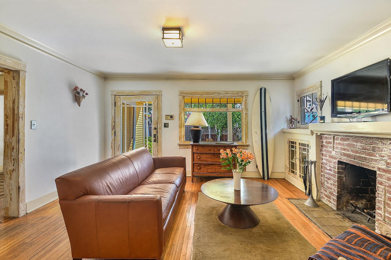 901 N Orange Grv