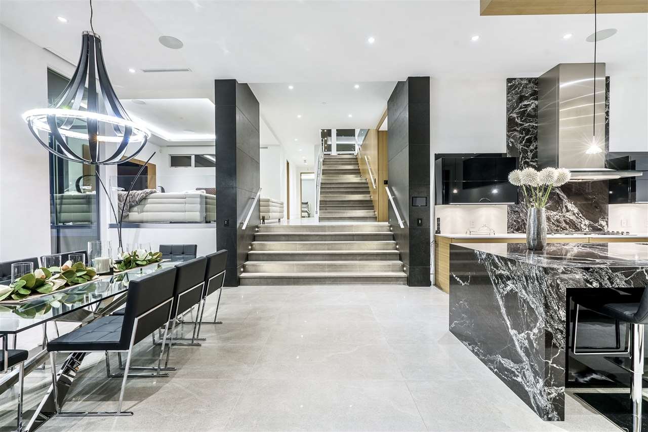 3906 Marine Dr