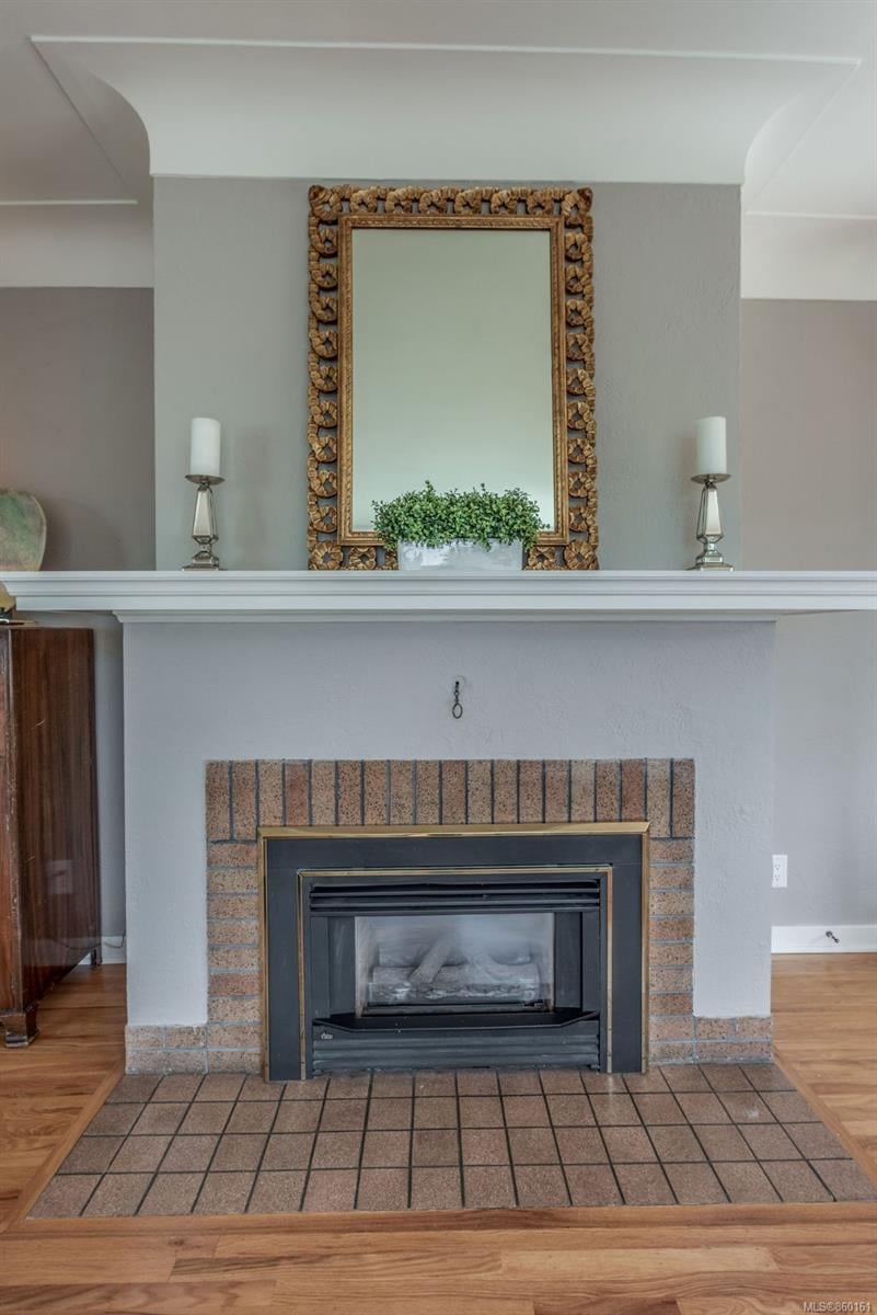 3084 Cadboro Bay Rd