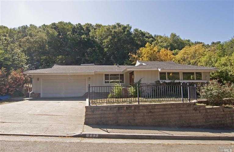 237 Elvia Ct