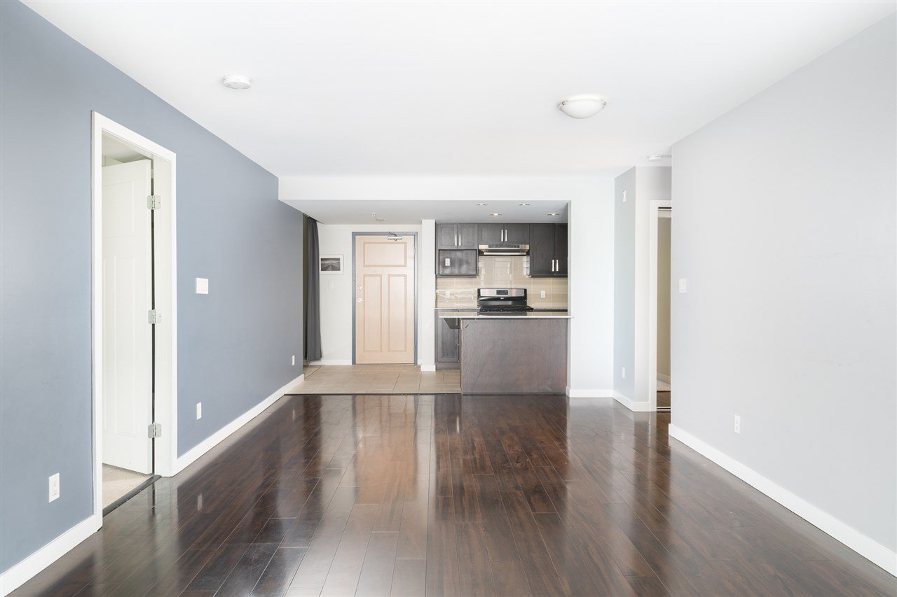 408-1212 Main St